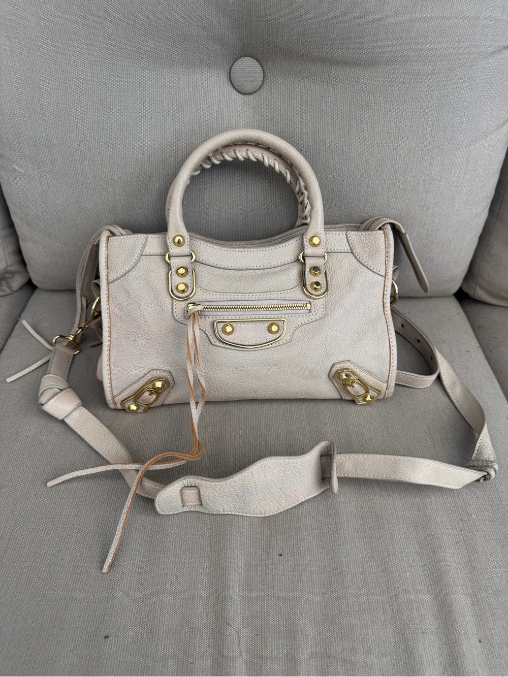 Beige classic city leather bag size medium (with shoulder strap, no mirror )